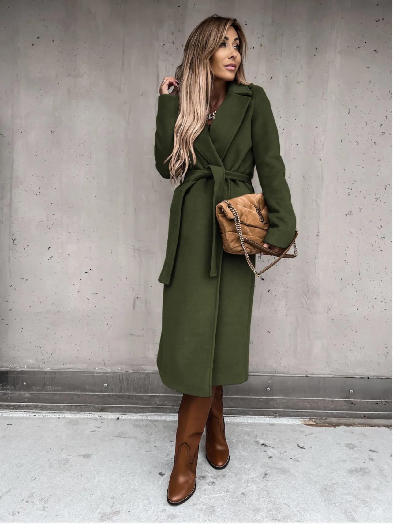 Anne – Fashionable Long Woolen Coat with Lace-Up