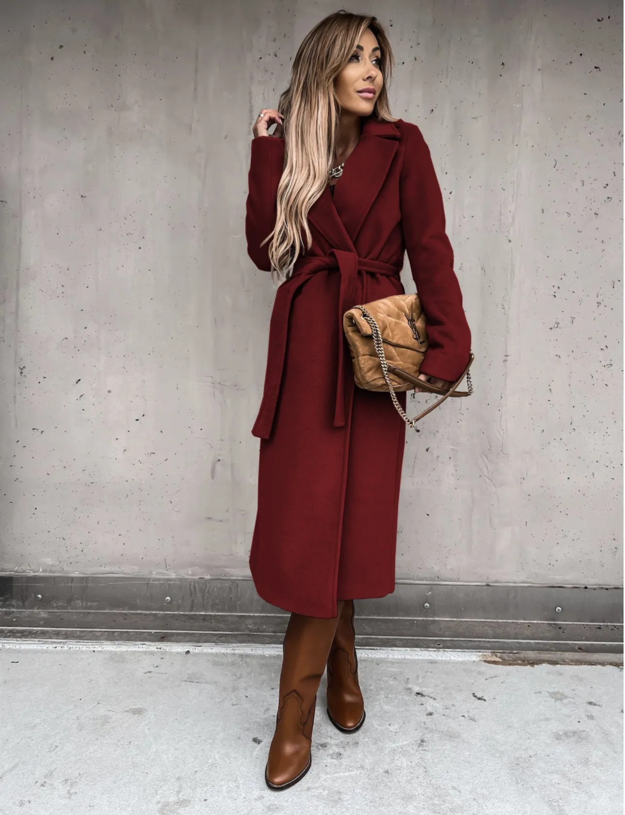 Anne – Fashionable Long Woolen Coat with Lace-Up