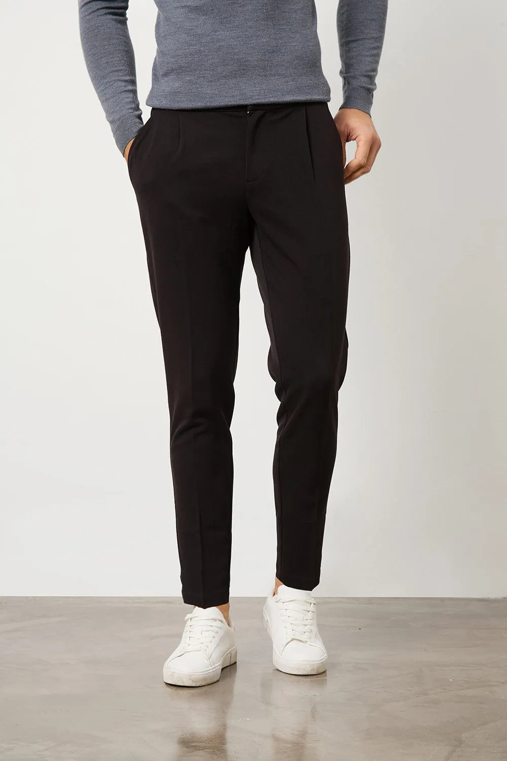 Pleat Side Adjuster Trousers in Black